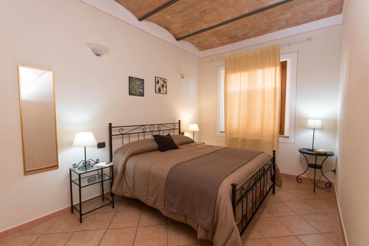 Agriturismo Podere Camollia Costalpino エクステリア 写真